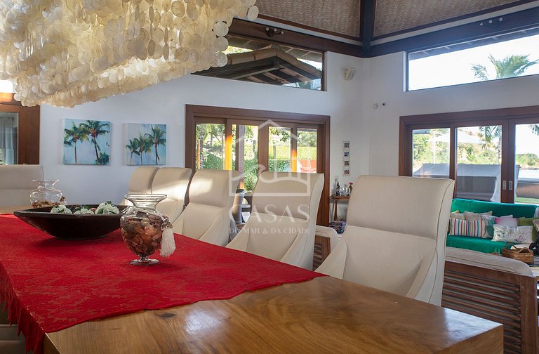 Beautiful Villa with nine large suites, standing on the sand