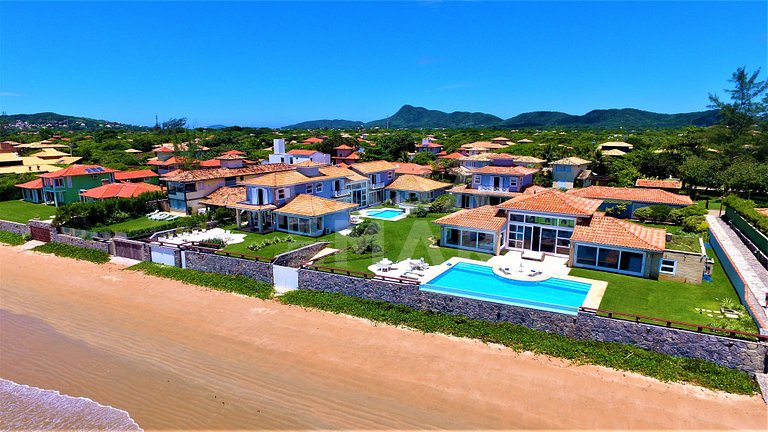 Casa de frente pro mar com 9 suítes