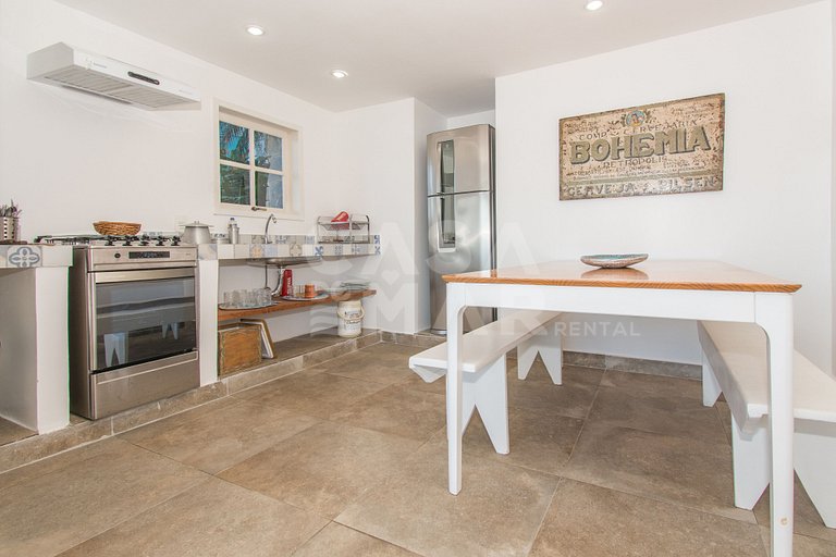 Linda casa, seis suítes em condomínio, com deck de 25m2