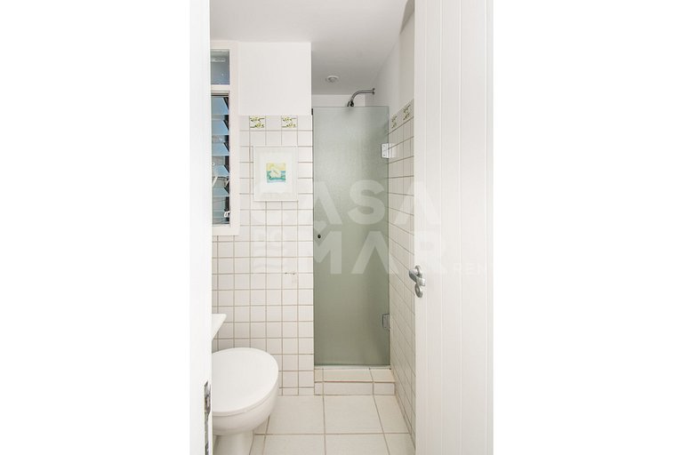 Linda casa, seis suítes em condomínio, com deck de 25m2