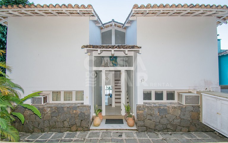 Linda casa, seis suítes em condomínio, com deck de 25m2