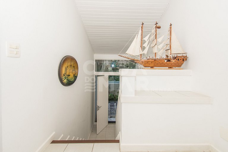 Linda casa, seis suítes em condomínio, com deck de 25m2