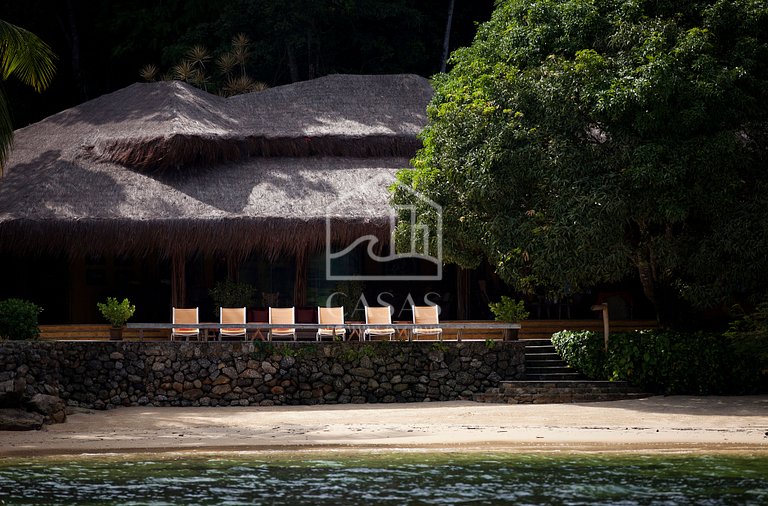 Villa with five suites on a private island - Princess Island