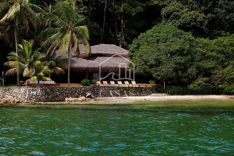Villa with five suites on a private island - Princess Island