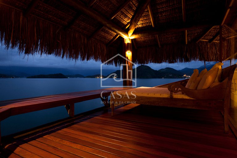 Villa with five suites on a private island - Princess Island
