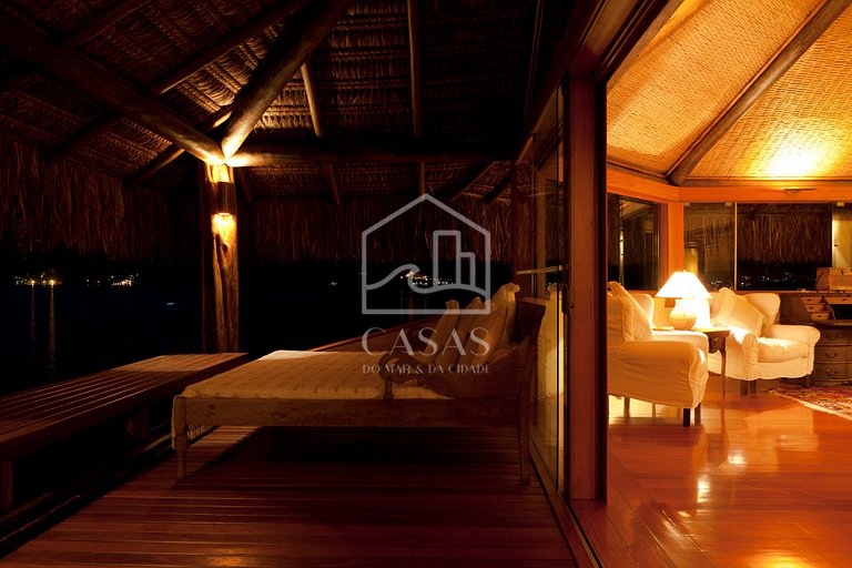Villa with five suites on a private island - Princess Island