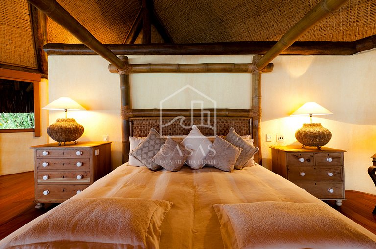 Villa with five suites on a private island - Princess Island