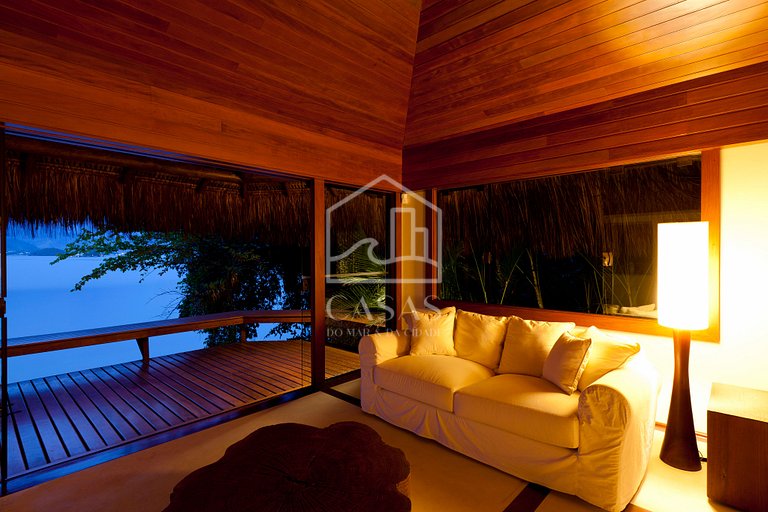 Villa with five suites on a private island - Princess Island
