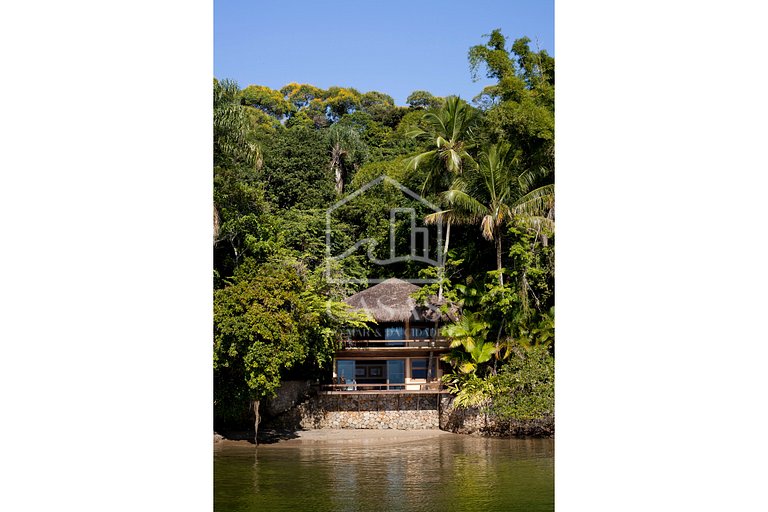 Villa with five suites on a private island - Princess Island