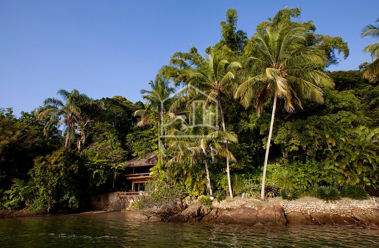 Villa with five suites on a private island - Princess Island