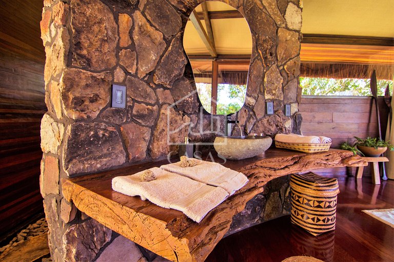 Beautiful private island with five spacious suites