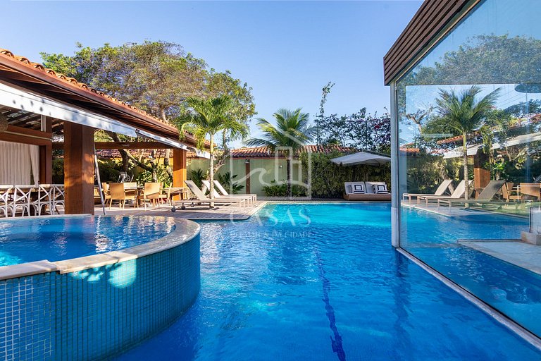 Beautiful house, with six suites, in condominium seafront