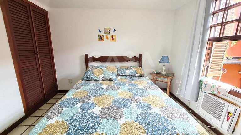 Uma casa charmosa, em condomínio pé na areia, Praia Rasa.