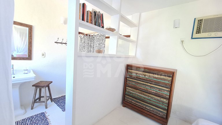 Linda casa estilo pescador, pé na areia na praia rasa.