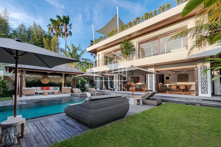 Beautiful house with 4 suites, complete, close to the best b