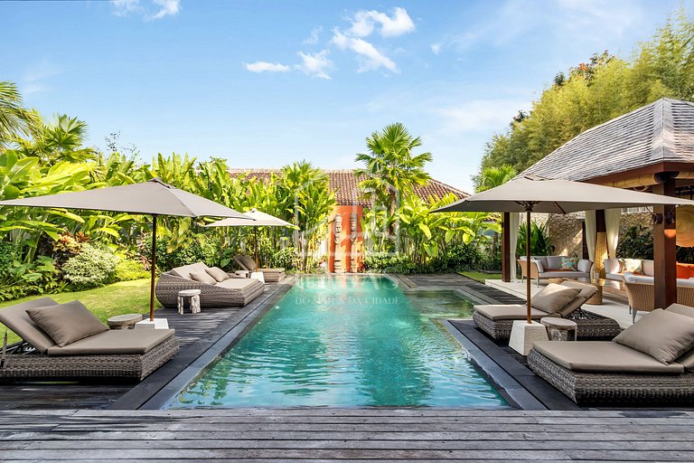 Beautiful house with 4 suites, complete, close to the best b