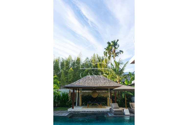 Beautiful house with 4 suites, complete, close to the best b