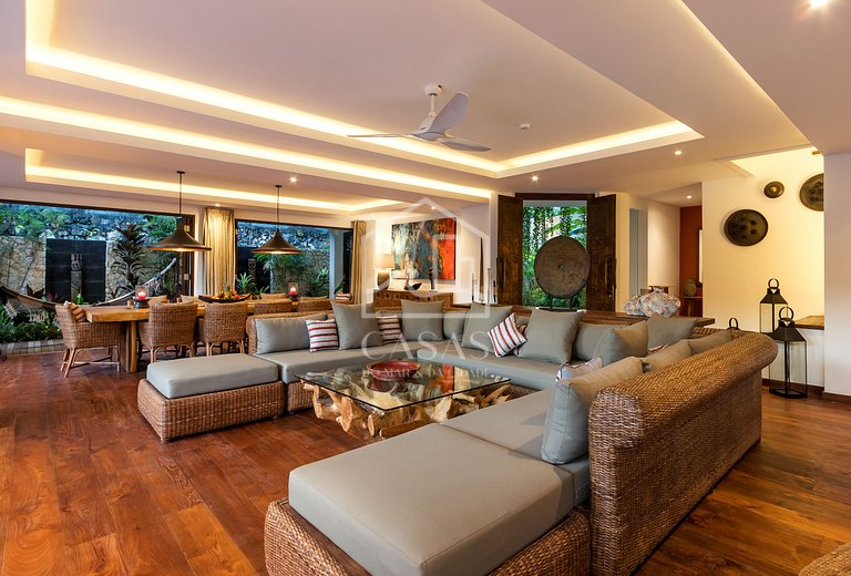Beautiful house with 4 suites, complete, close to the best b