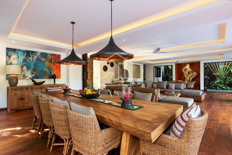 Beautiful house with 4 suites, complete, close to the best b