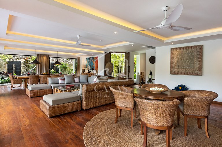 Beautiful house with 4 suites, complete, close to the best b