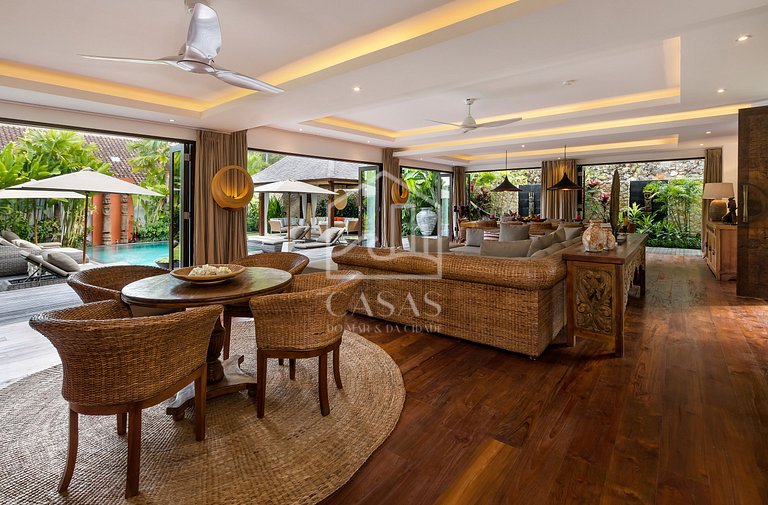 Beautiful house with 4 suites, complete, close to the best b