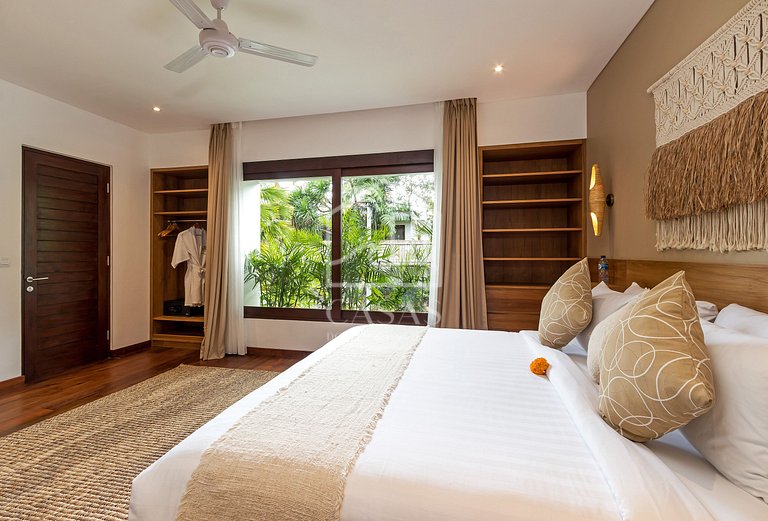 Beautiful house with 4 suites, complete, close to the best b