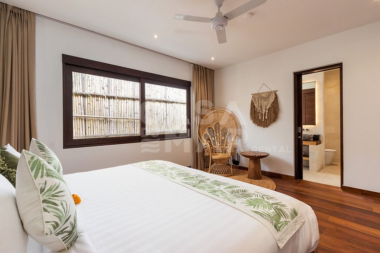 Linda casa com 4 suítes, completíssima, próxima as melhores