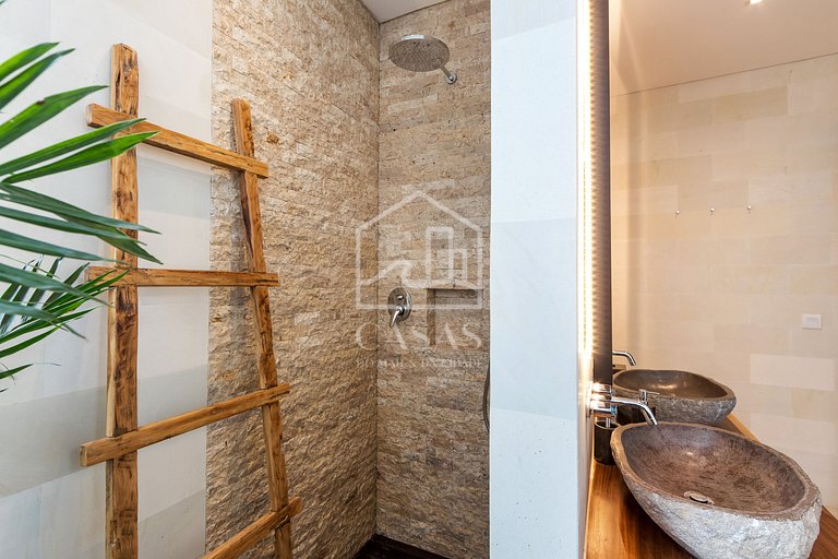 Beautiful house with 4 suites, complete, close to the best b