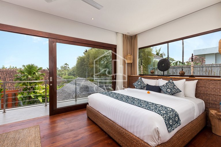 Beautiful house with 4 suites, complete, close to the best b