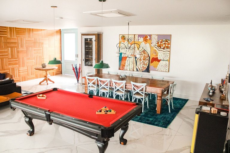Linda casa na Ferradura, a apenas 50 metros da praia, com oi