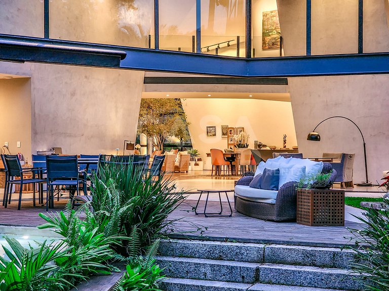 Linda casa com 5 suítes em condomínio (Rio de Janeiro)