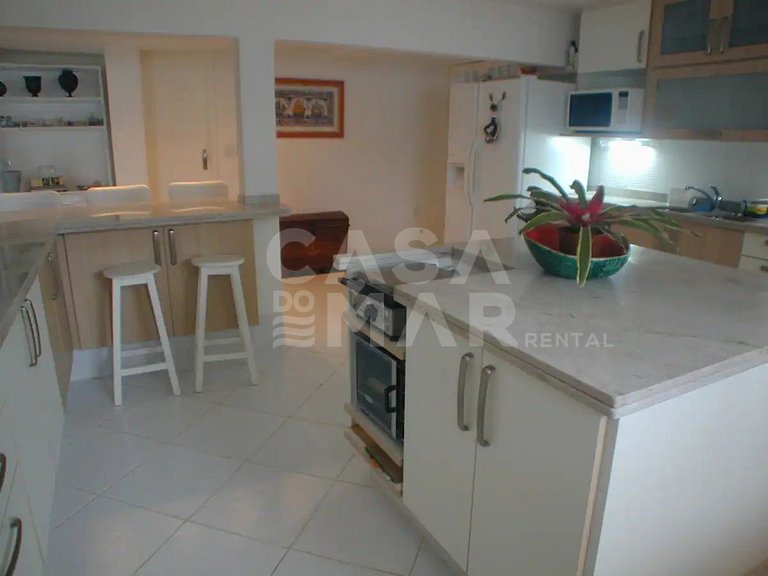 Linda casa com seis suítes, de frente pro mar