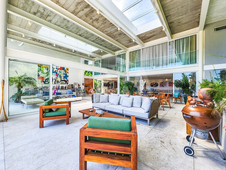 Linda casa com 3 suítes, piscina, espaço gourmet e vista enc