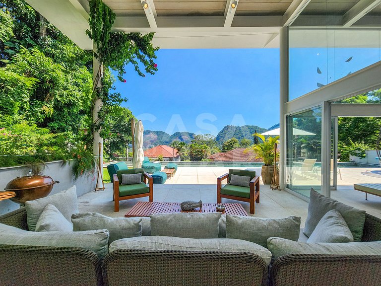 Linda casa com 3 suítes, piscina, espaço gourmet e vista enc