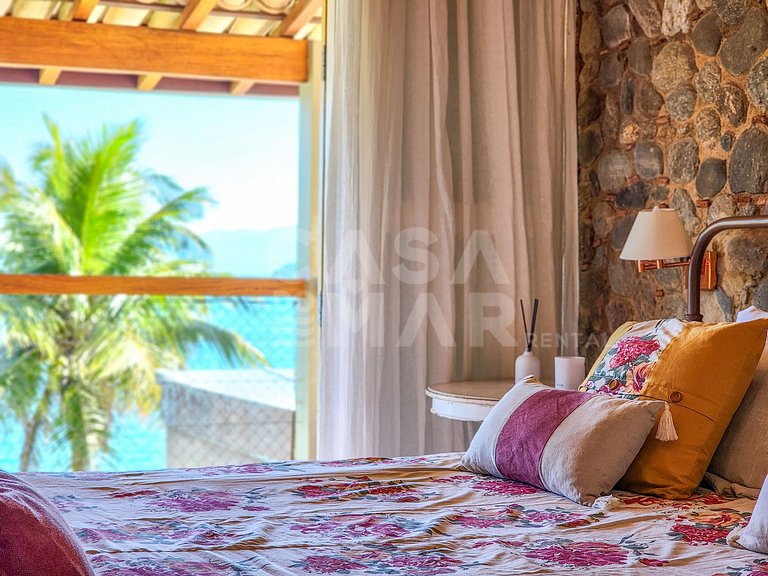 Linda casa com 9 suítes, pé na areia da praia, e em condomín