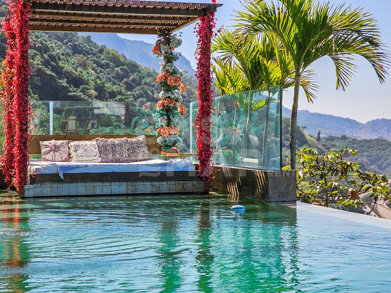 Linda casa no Joá, com vista incrível do mar do Rio