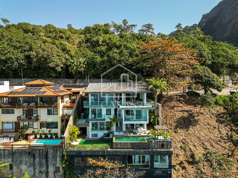Beautiful house in Joá, with an incredible view of the sea i