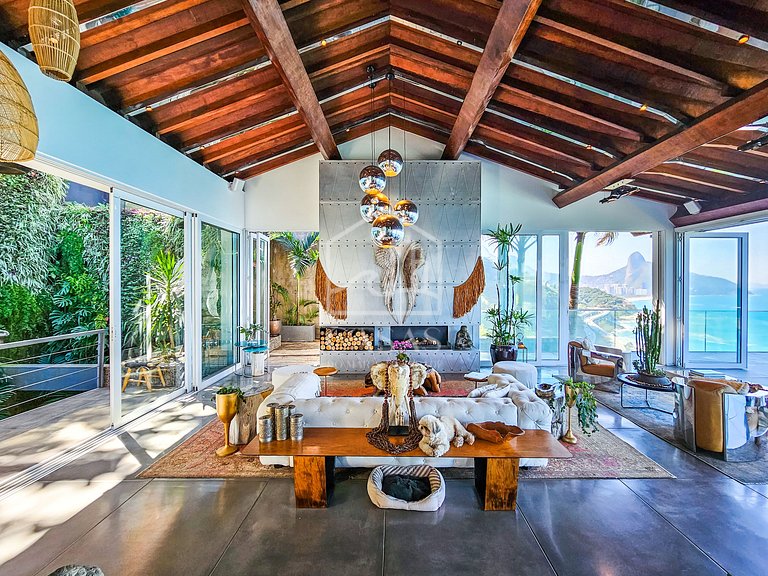 Beautiful house in Joá, with an incredible view of the sea i