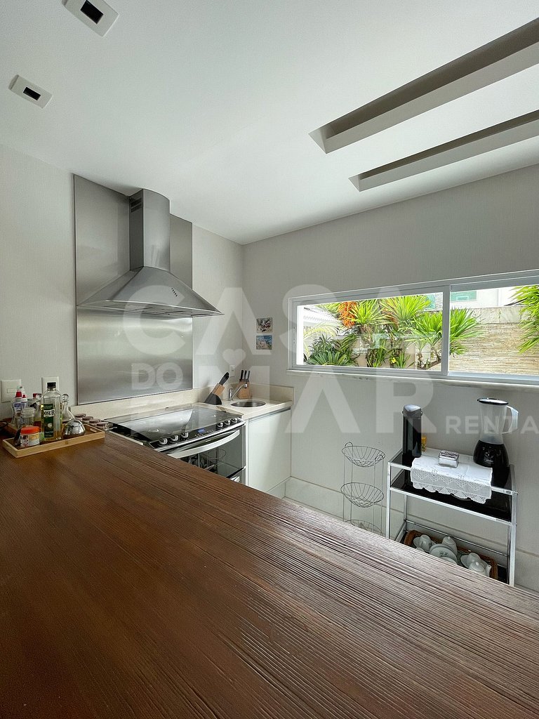 Linda casa com cinco suítes, em condomínio de alto luxo