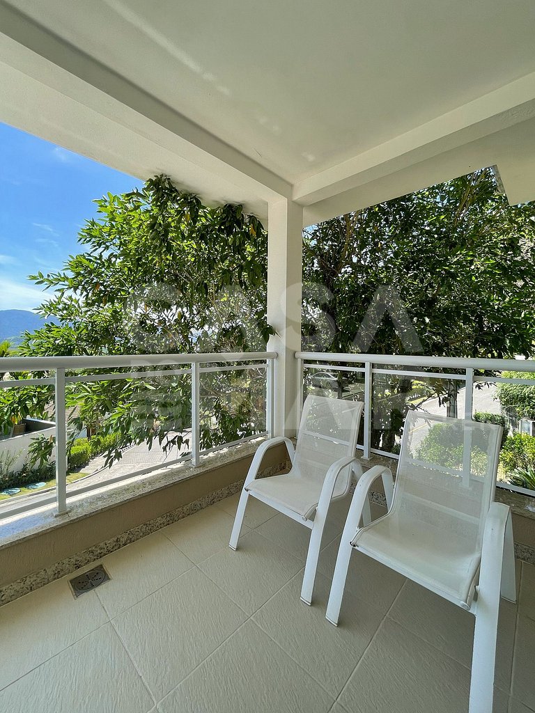 Linda casa com 5 quartos, em condomínio no Recreio