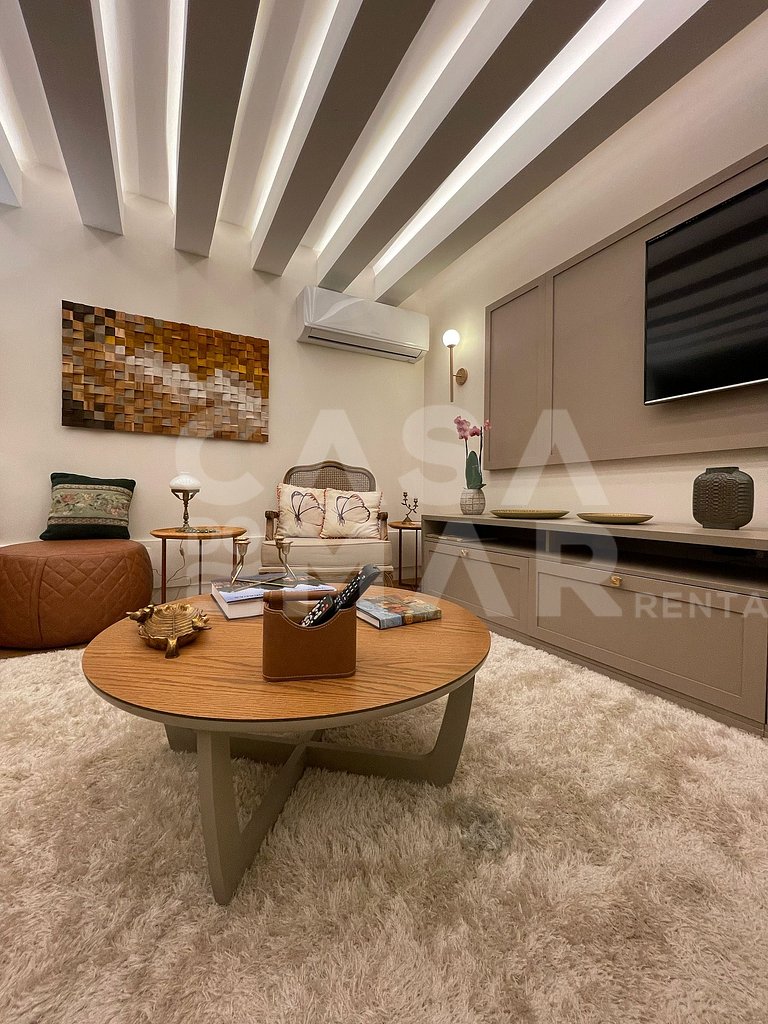 Linda casa com 4 quartos, piscina, churrasqueira, em condomí