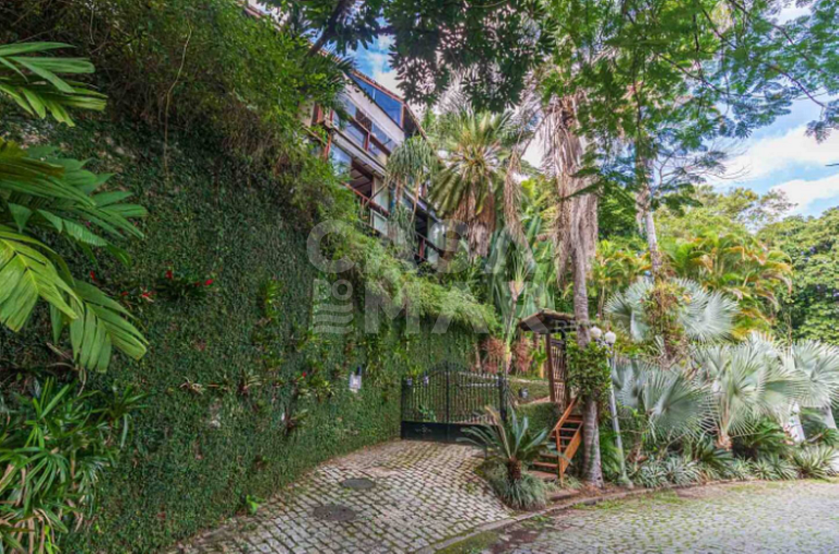 Vivencie o Luxo e a Natureza nesta linda casa